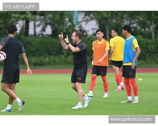 王娜的足球人生探索与成长之路深度对话分享