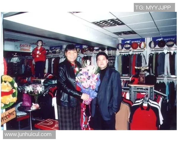 热烈欢迎足球明星莅临我们的城市与球迷们共享精彩时刻